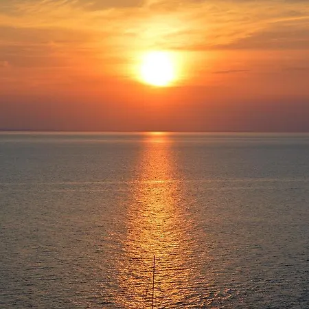 Sea & Serenity - Balcony Daydreaming *