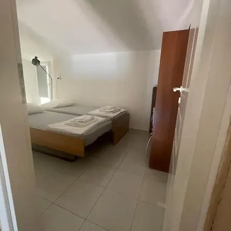 Sea & Serenity - Balcony Daydreaming ネオス・マルマラス